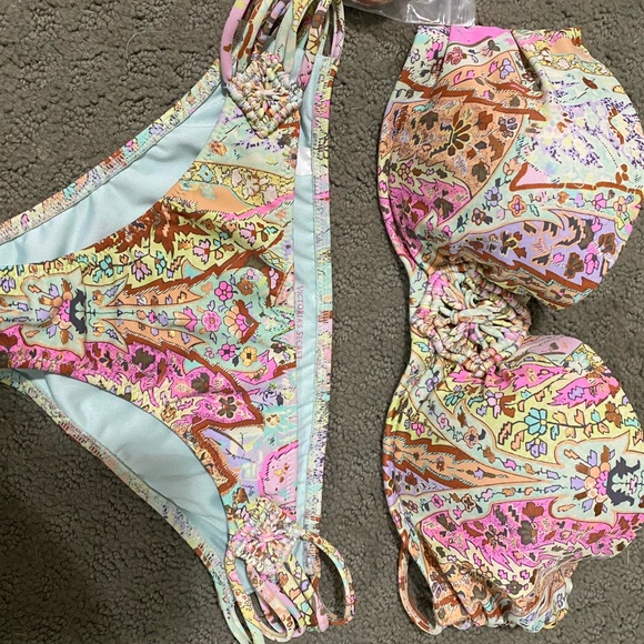 VS Bikini - Picture 13 of 16